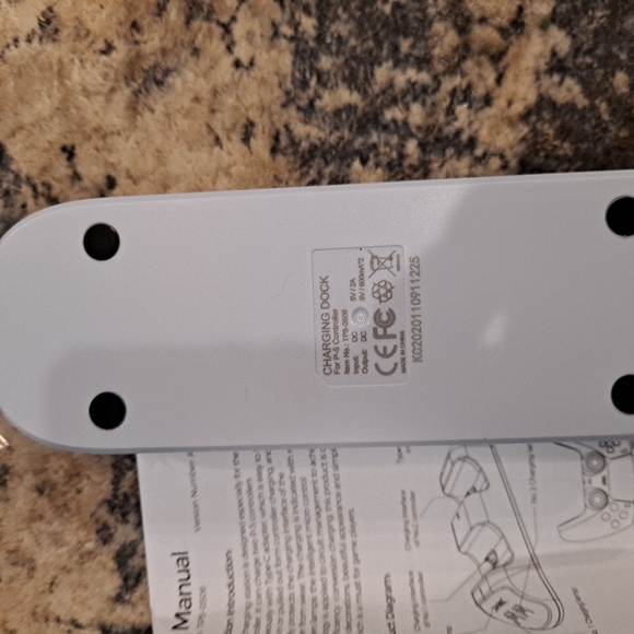 Playstation 5 charging Dock - Picture 3 of 6